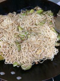 炒面吃瓜,夏日美食新风尚